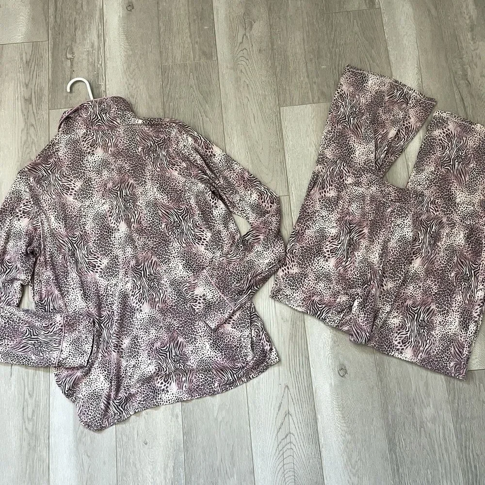 Skims Pajama Set animal print button up long sleeve pants womens Pink medium
